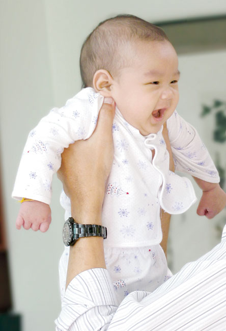 อุ้มลูก ปลูกรัก ให้งอกงาม