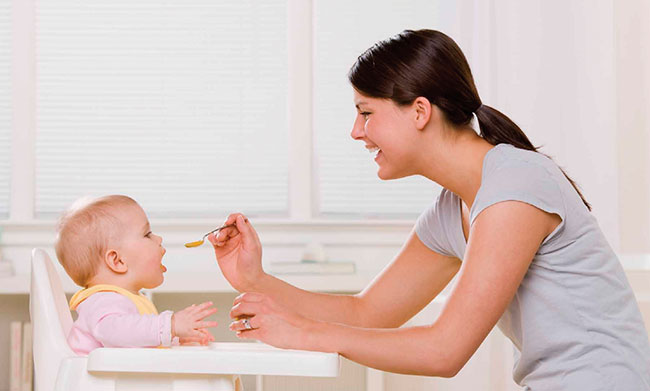 เทคนิคการป้อนอาหารลูกวัย 2-3 ขวบ