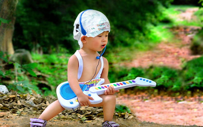 สนุกกับเสียงเพลง ครื้นเครงกันถ้วนหน้า