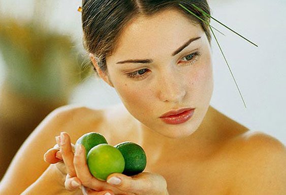 หน้าขาวใสปิ๊ง แบบเร่งด่วนด้วยมะนาว