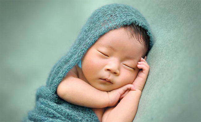 สอนลูกพูดภาษาอะไรก่อนดี