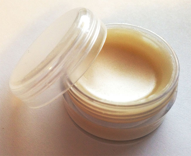 ลิปบาล์มน้ำมันมะพร้าว