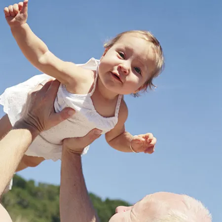 วิธีอุ้มลูกรักให้ถูกวิธีและท่าอุ้ม