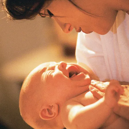 ลูกร้องกลั้นอันตรายไหมนะ