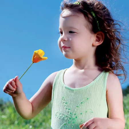 ปลูกต้นไม้ให้เติบใหญ่ เติมเต็มหัวใจหนูให้เติบโต