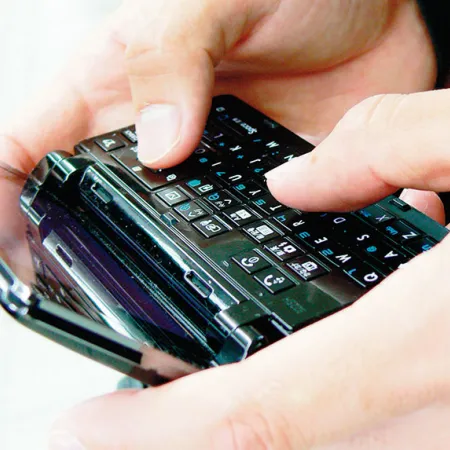 แช็ตถี่เป็นเวลานาน ระวังนิ้วล็อค ข้อมืออักเสบ