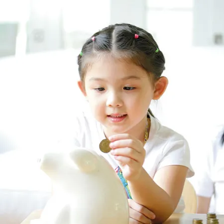 สอนลูกให้รู้จักการออมเงิน ให้ไม่มากไปแต่ต้องให้พอดี