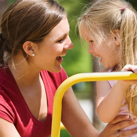 ลูกจ๋า แม่จะพาหนูไปบ้านเพื่อนแม่