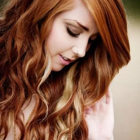 เทรนด์ผมคลาสสิคหรู สีจัดจ้าน มาแรง