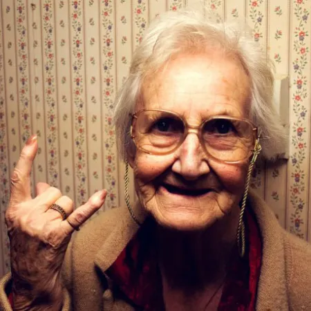 ภาวะสายตาสูงอายุจำเป็นต้องแก้ไขหรือไม่