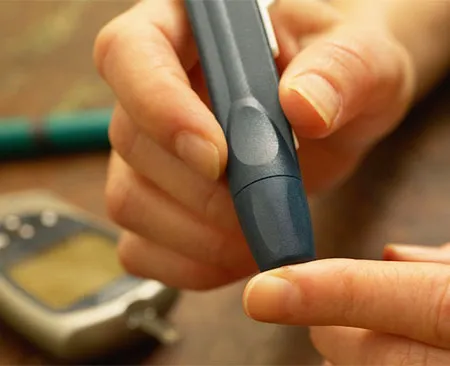 เจาะเลือด หามะเร็งต่อมลูกหมากดีไหม