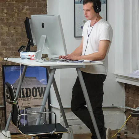 ยืนทำงานเพื่อสุขภาพ