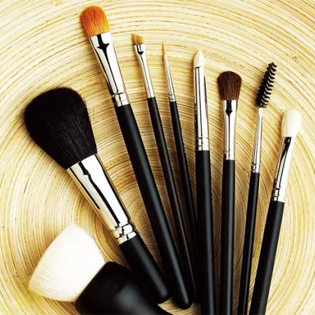 การดูแลอุปกรณ์แต่งหน้าให้สะอาดเอี่ยม