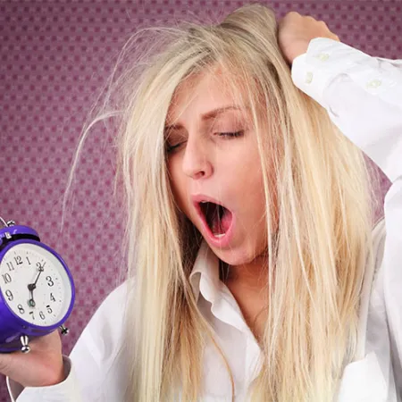 นอนดึกตื่นสายทำงานเริ่ดกว่านอนปกติ