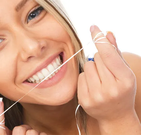 ดูแลรักษาสุขภาพช่องปากและใส่ฟันปลอมแทนรากเทียม