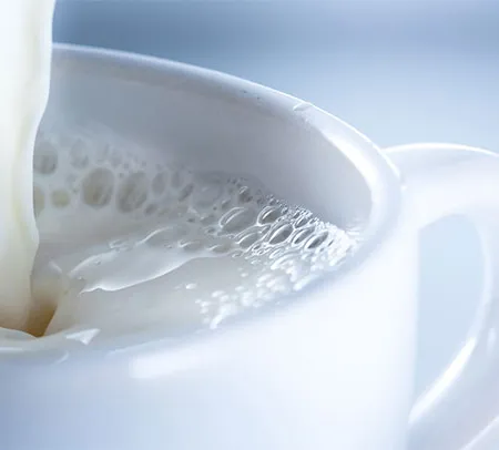 ดื่มนมอุ่นก่อนนอน หลับง่ายหลับสนิทมากขึ้น