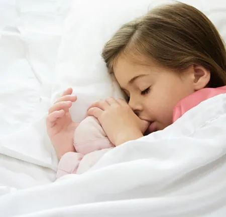 ลูกดูดนิ้วหรือดูดขวดน้ำมากจะทำให้ฟันเกไหม