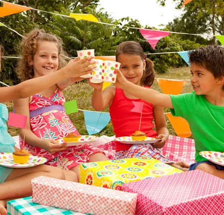 ดูแลความปลอดภัยเด็กเล็กในงานปีใหม่