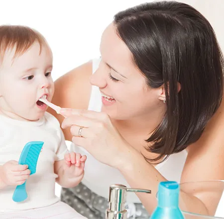 เมื่อลูกน้อยโตพอสามารถแปรงฟันได้เอง