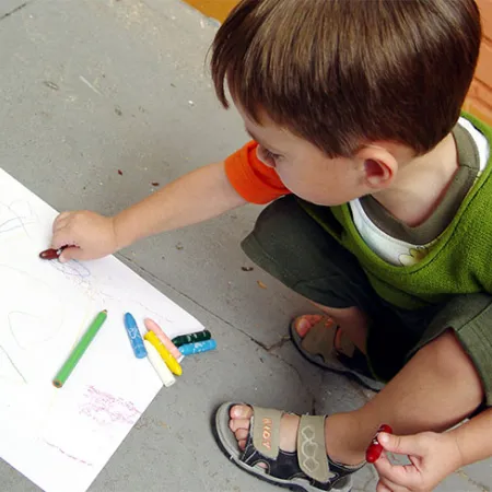 ควรทำอย่างไรพาลูกไปเข้าโรงเรียนวันแรก