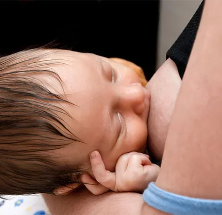 ผู้หญิงเพิ่งคลอดลูกมาใหม่ควรให้นมลูก