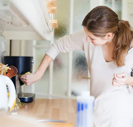 เคล็ดลับกำจัดคราบน้ำมันและกลิ่นอาหารในห้องครัว