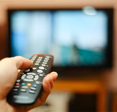 ดูทีวีนานเสี่ยงมะเร็งลำไส้ใหญ่และทวารหนัก