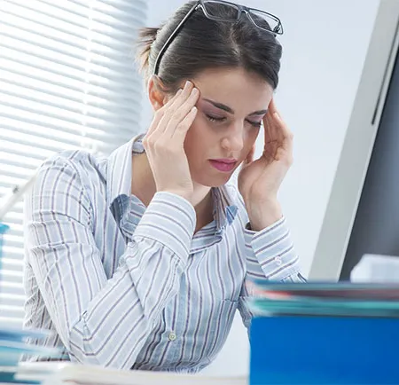 ปวดศีรษะ หาหมอหรือรอต่อไป