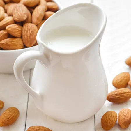 3 วิธีกินนมอัลมอนด์ป้องกันท้องอืด